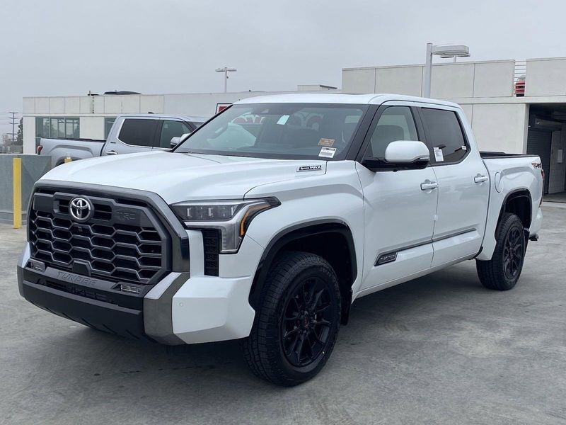 2025 Toyota Tundra Platinum HybridImage 6