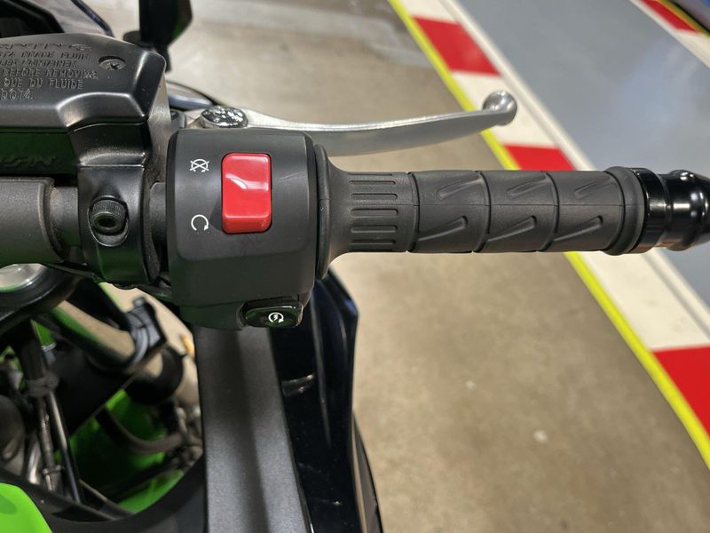 2023 Kawasaki Ninja 650 Base Image 13