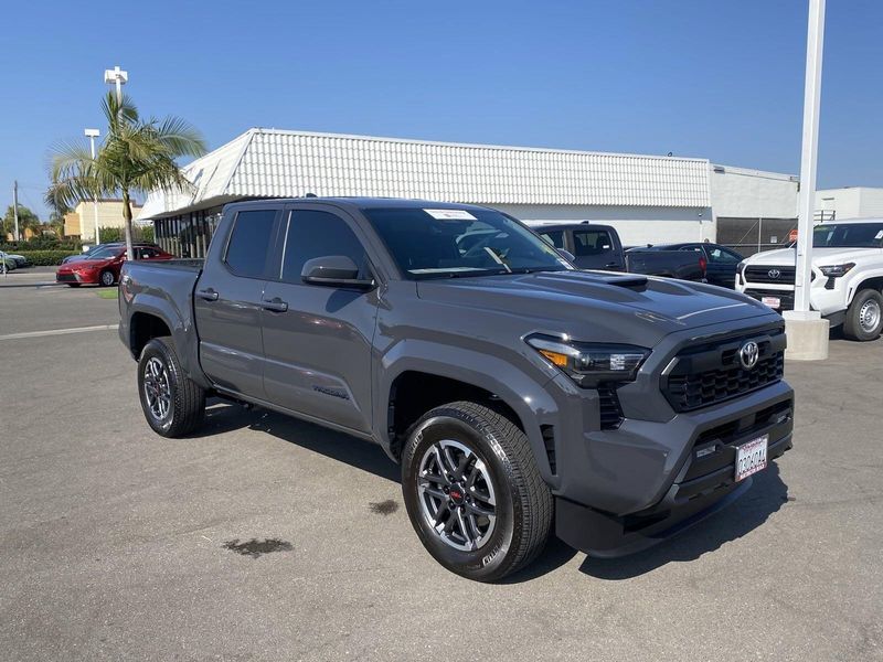 2024 Toyota Tacoma TRD SportImage 2