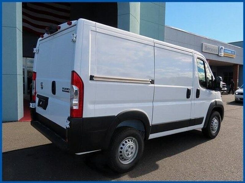 2025 RAM ProMaster Low RoofImage 6