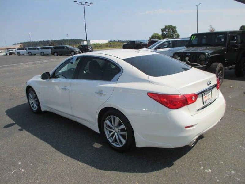 Used 2016 INFINITI Q50 2.0t PremiumImage 11