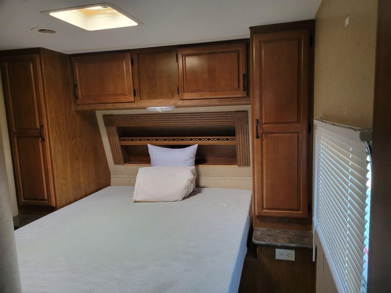 Used 2012 OUTDOORS RV TIMBER RIDGE 280RKS Image 18