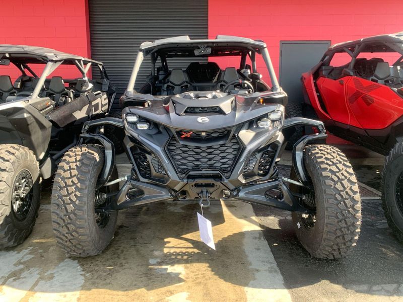 New 2025 Can-Am MAVERICK R MAX X RS 999T DCT Image 10