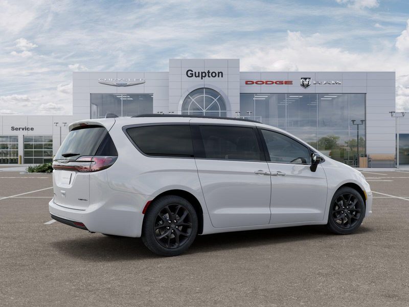 New 2026 Chrysler Pacifica LimitedImage 35