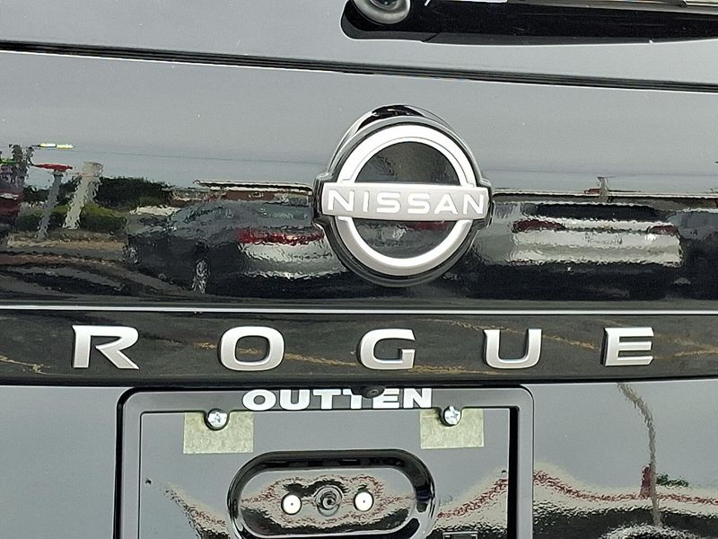 2024 Nissan Rogue SV AWD photo 25