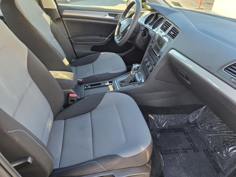 Used 2016 Volkswagen e-Golf 4dr HB SE