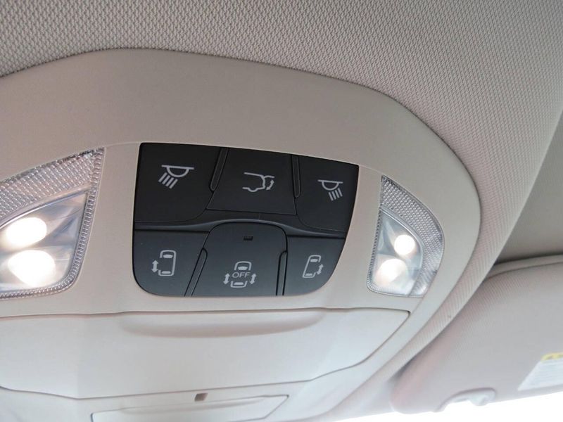 2020 Chrysler Pacifica Touring Plus photo 21