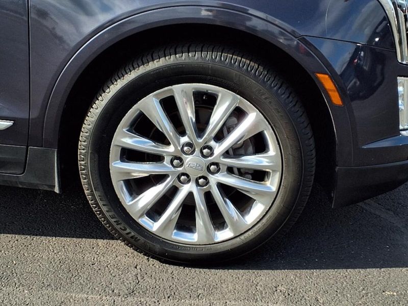 2018 Cadillac XT5 Platinum photo 3