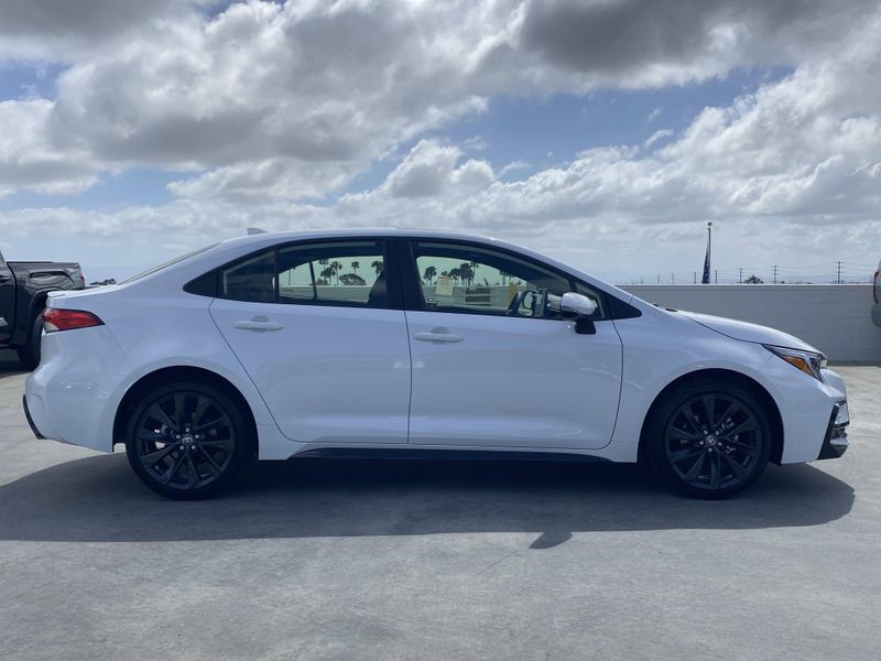 2025 Toyota Corolla SEImage 2
