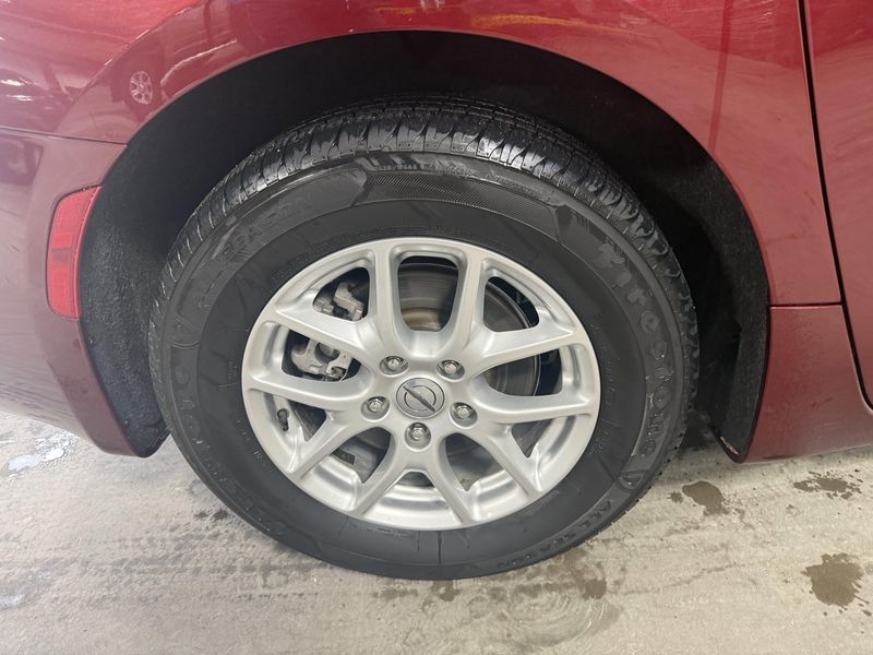 Used 2022 Chrysler Pacifica Touring LImage 8