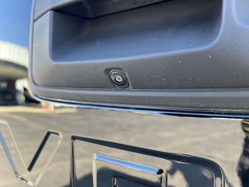 2022 Chevrolet Colorado LT photo 8