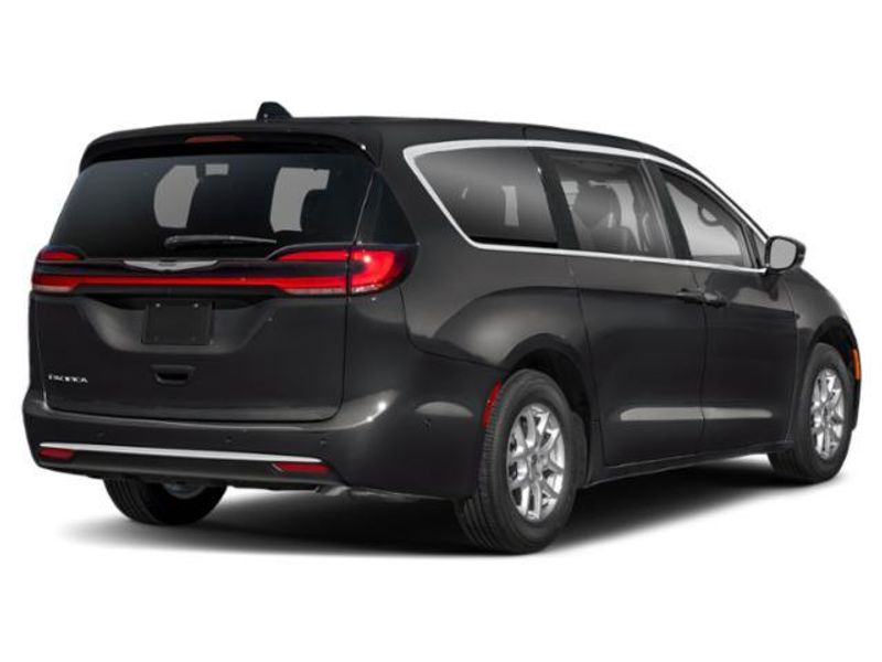 New 2026 Chrysler Pacifica SelectImage 3