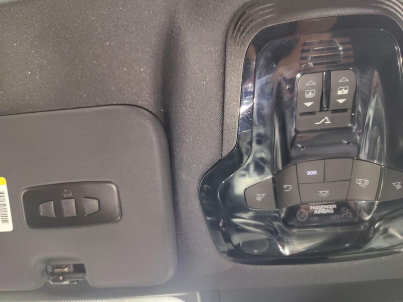 Used 2023 Alfa Romeo Stelvio Veloce AWD w/Sunroof & NavImage 25