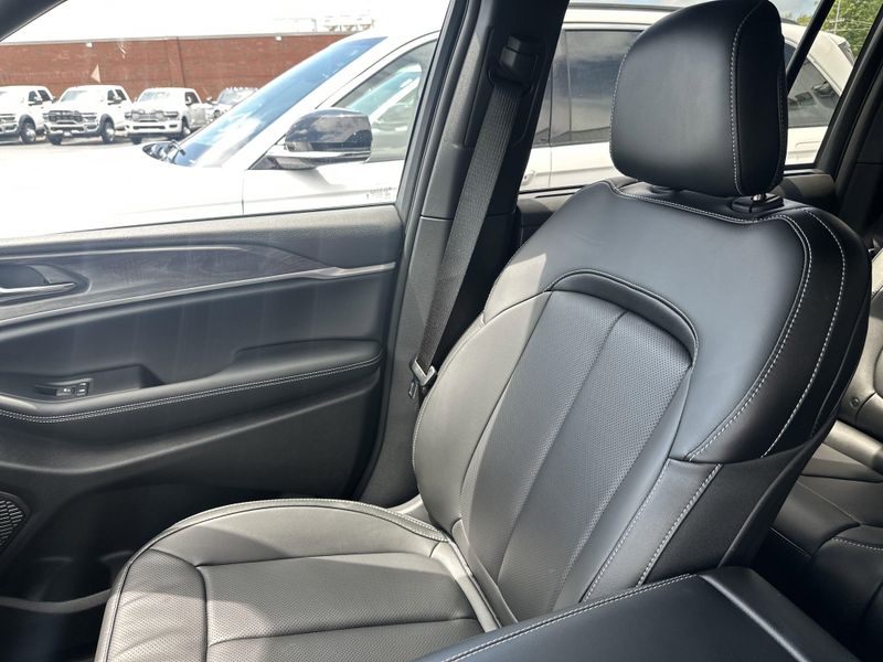 2025 Jeep Grand Cherokee Limited 4x4Image 31
