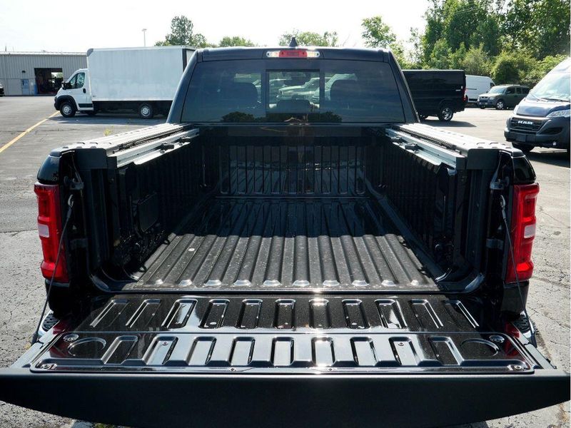 2025 RAM 1500 Big Horn Crew Cab 4x4 5