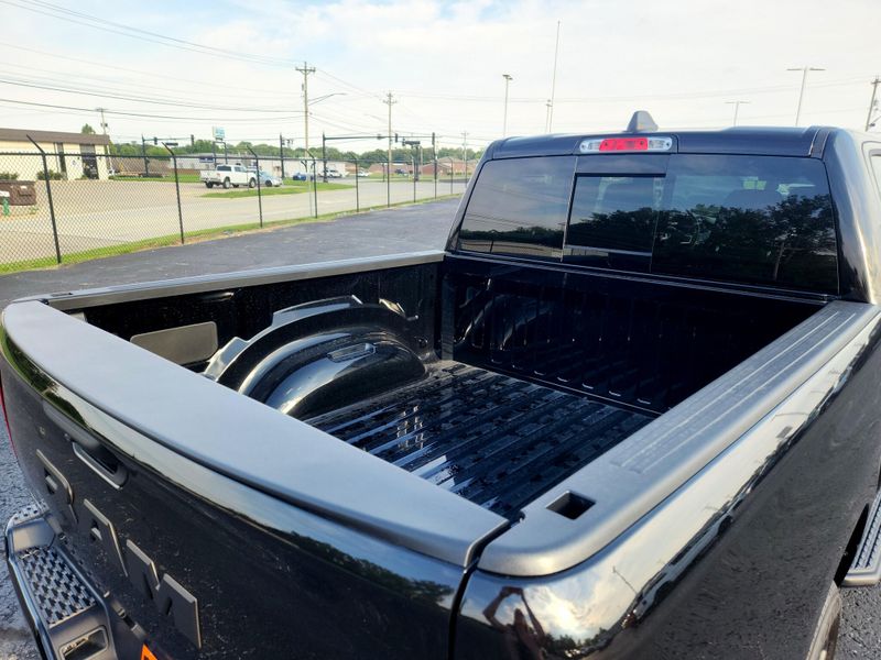 New 2026 RAM 1500 Express Crew Cab 4x4 5'7' Box