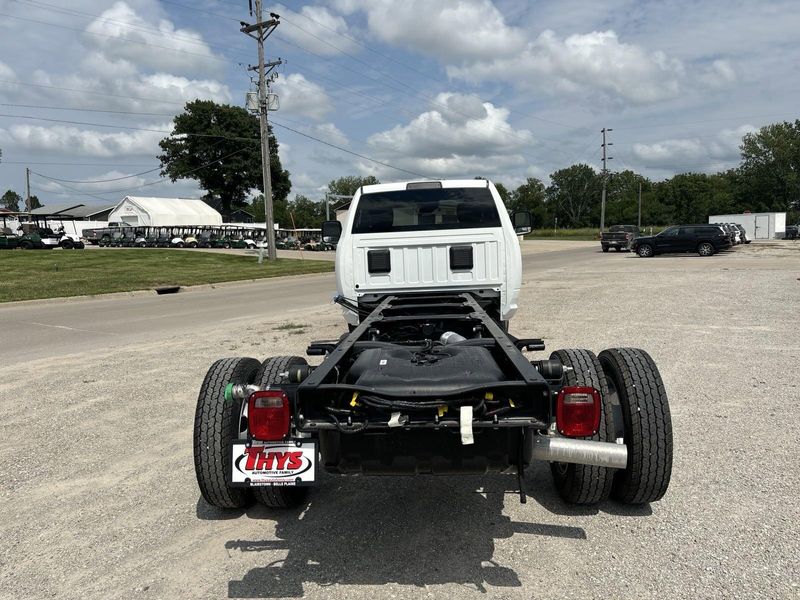 2024 RAM 5500 Chassis Cab TradesmanImage 3