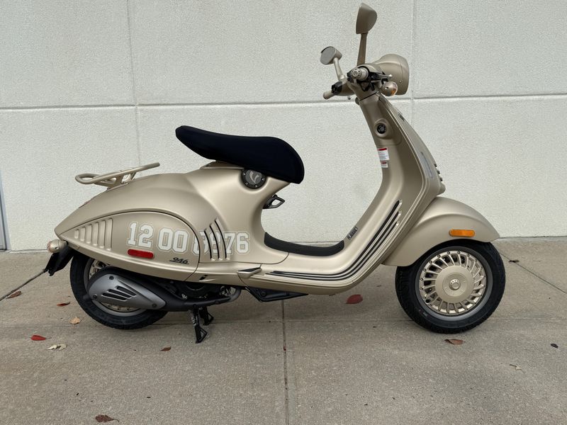 2024 Vespa 946 DragonImage 2