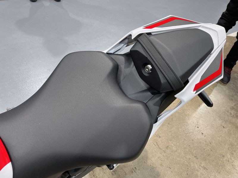New 2026 Yamaha YZF-R7 70TH ANNIVERSARY EDITION Image 14