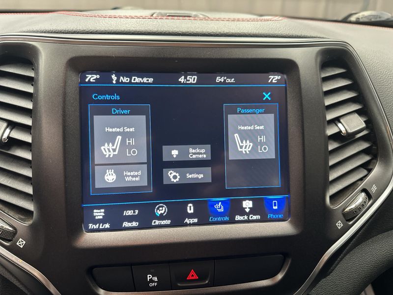 Used 2019 Jeep Cherokee TrailhawkImage 9