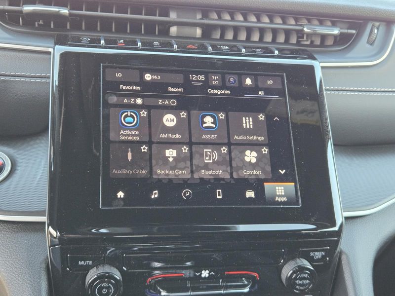 Used 2025 Jeep Grand Cherokee Laredo X 4x2