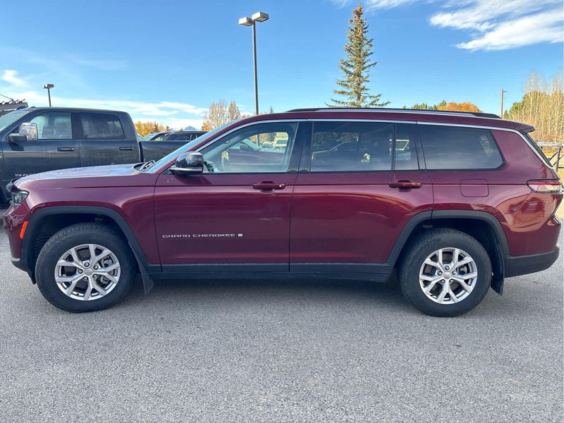 2022 Jeep Grand Cherokee Limited photo 4