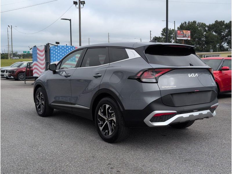 Used 2024 Kia Sportage EXImage 3