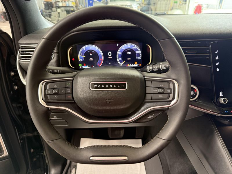 2024 Jeep Wagoneer Image 21
