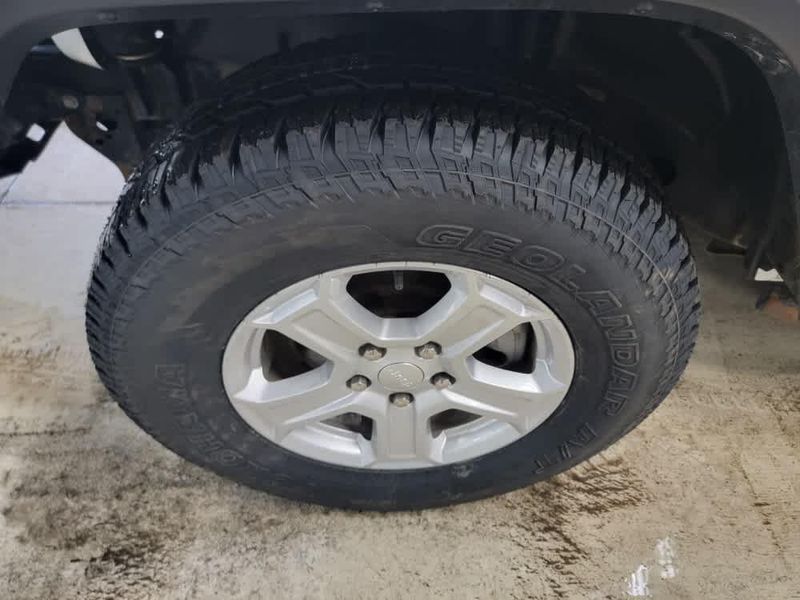 2018 Jeep Wrangler Unlimited Sport S photo 6