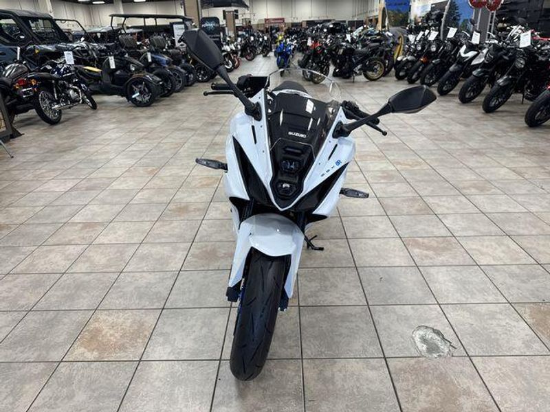 New 2026 Suzuki GSX-8R Image 12