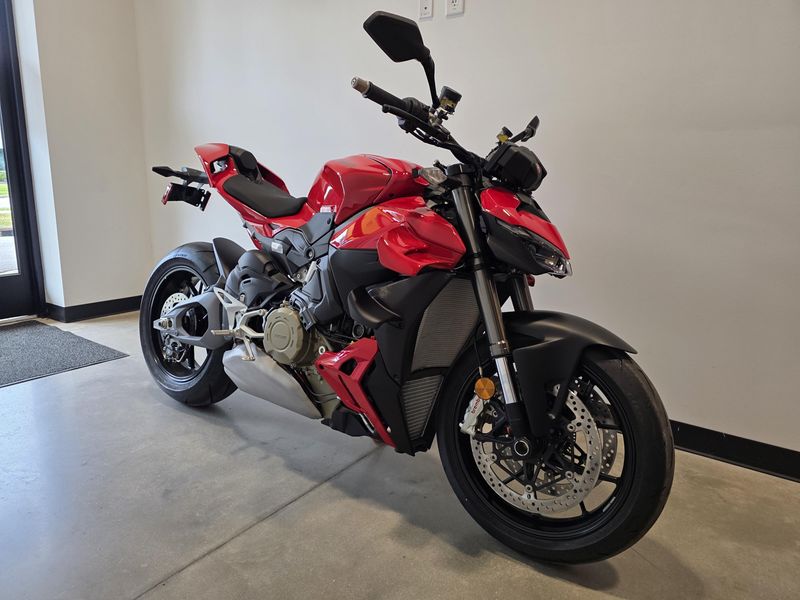 New 2025 Ducati Streetfighter V4 S 3G 