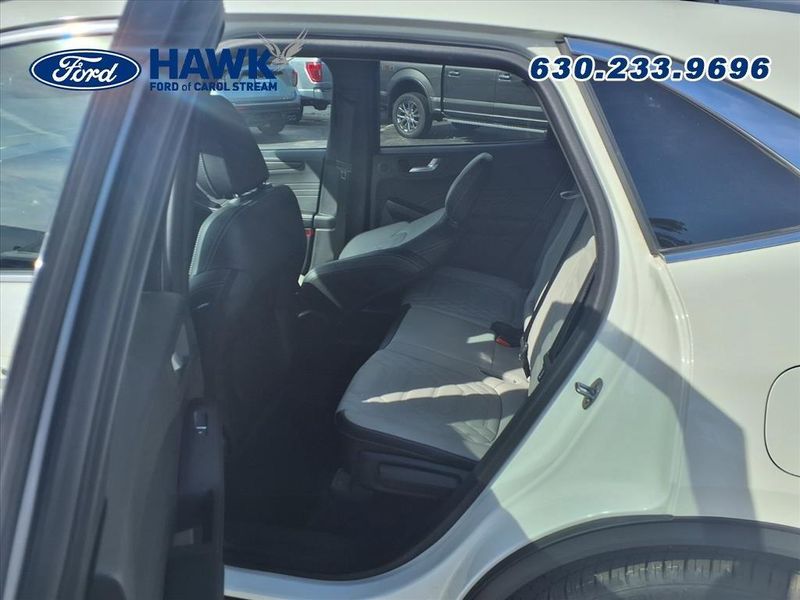 2023 Ford Escape Platinum photo 4