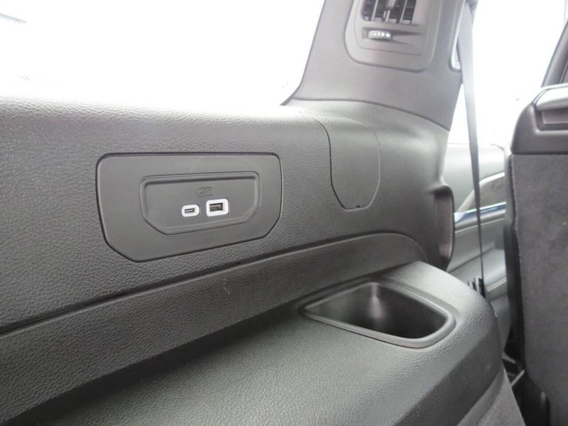 Used 2025 Jeep Grand Cherokee L Overland 4x4 4dr SUVImage 33