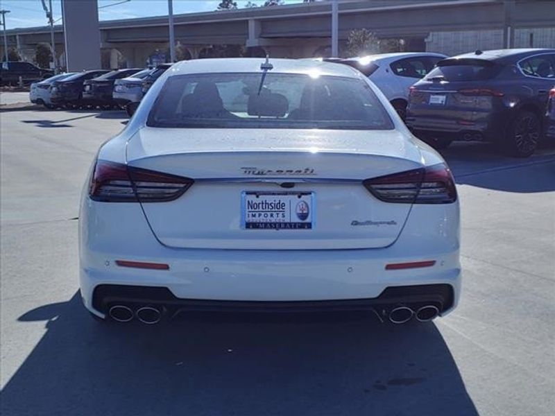 2024 Maserati Quattroporte Modena in a White exterior color and Black/Redinterior. Northside Imports Houston 281-475-4549 northsideimportshouston.com 