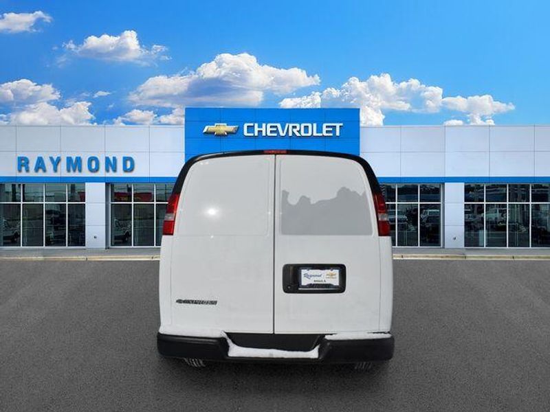 New 2025 Chevrolet Express 2500 Work VanImage 5