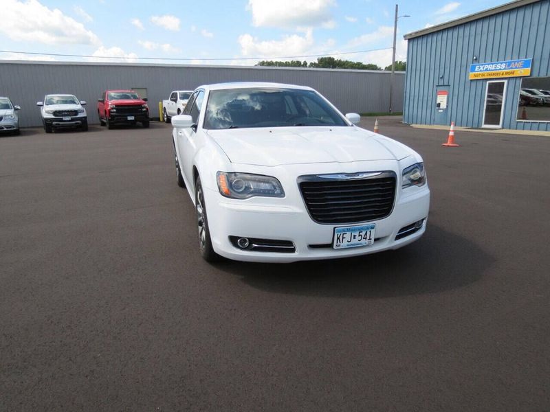 Used 2014 Chrysler 300 S AWD 4dr SedanImage 17