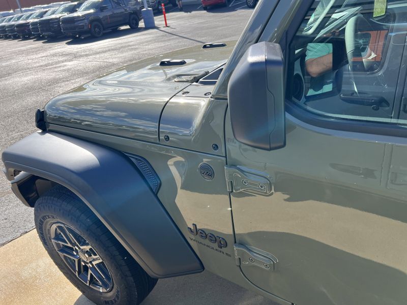 New 2025 Jeep Wrangler 4-door Sport SImage 12