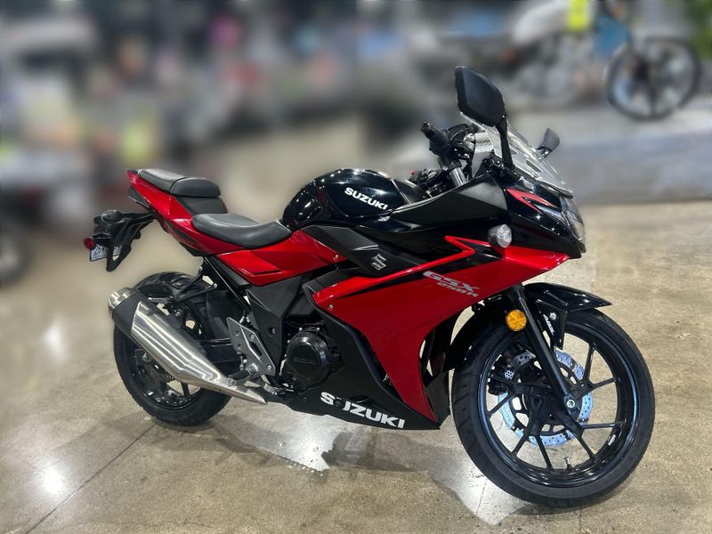 Used 2024 Suzuki GSX-R 250 Image 11