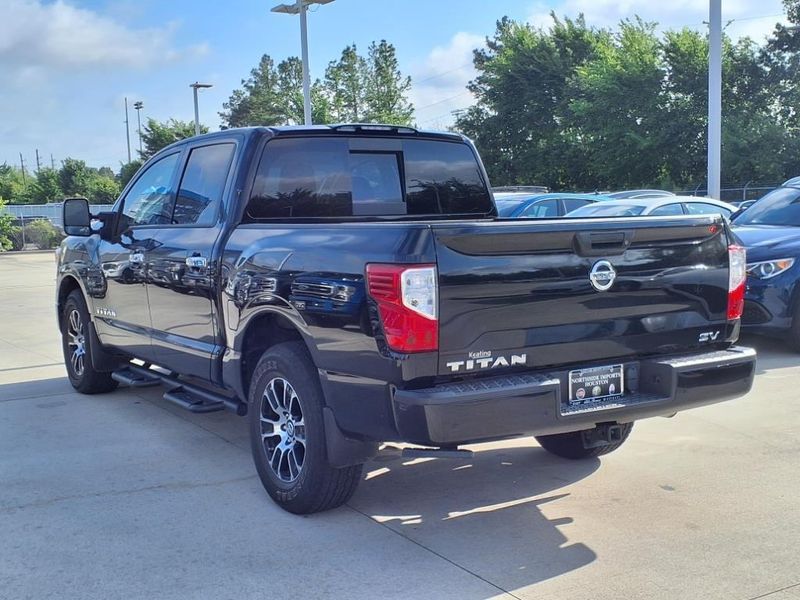 2021 Nissan Titan SVImage 2