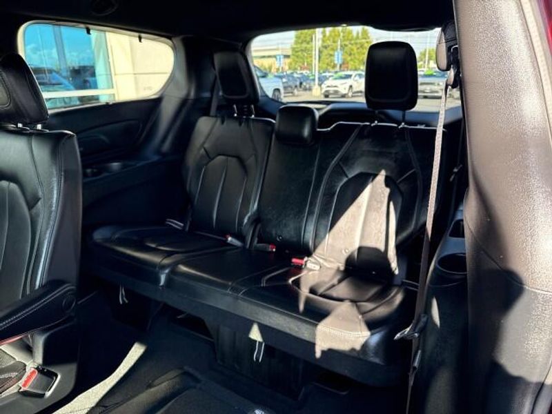 2019 Chrysler Pacifica Touring L photo 20