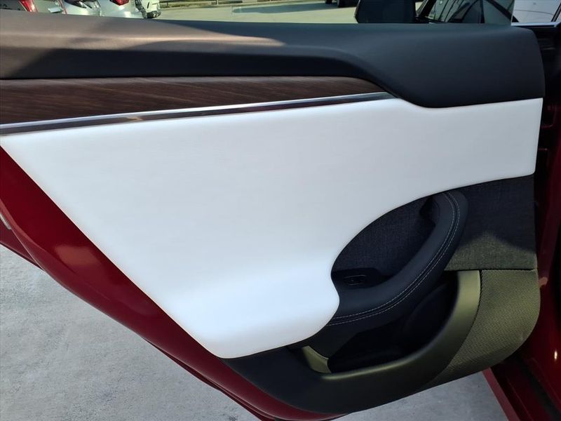Used 2022 Tesla Model S PlaidImage 14
