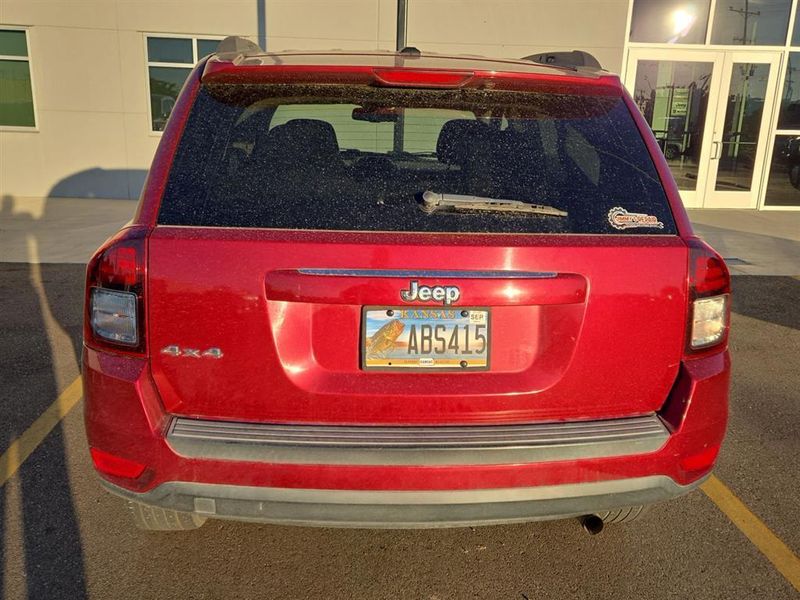 2016 Jeep Compass Sport photo 4