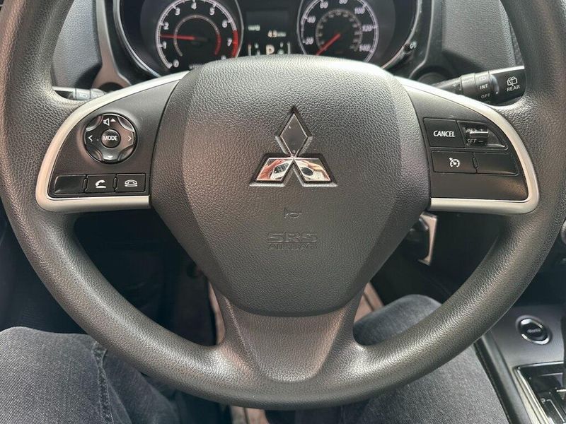 2021 Mitsubishi Outlander Sport 2.0 LEImage 3