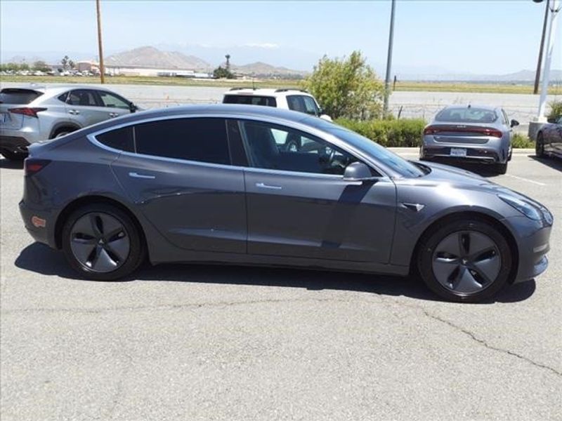 2019 Tesla Model 3 Long RangeImage 23