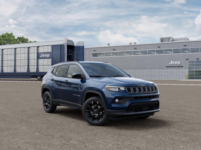 New 2026 Jeep Compass Latitude Altitude 4x4Image 3