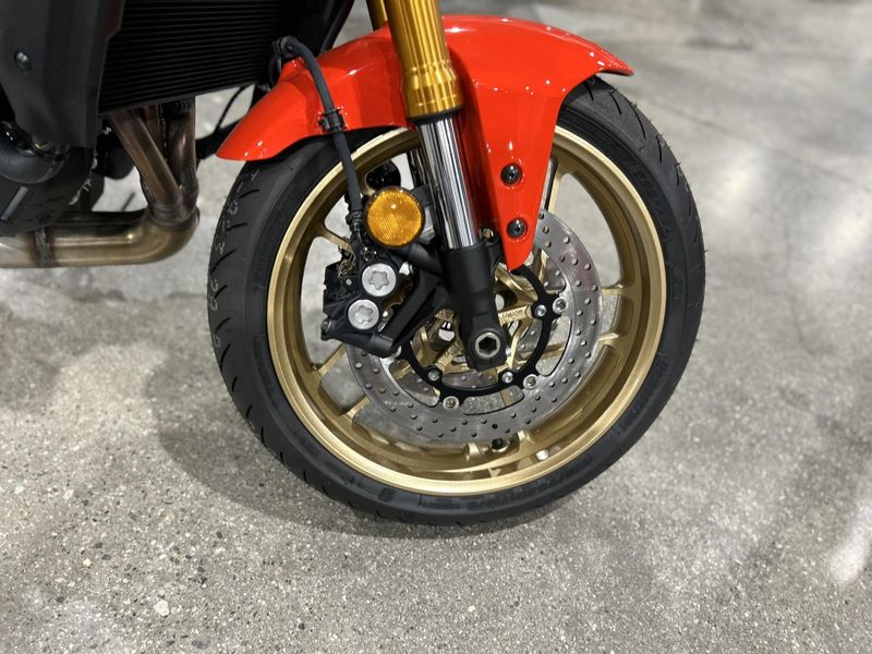 New 2025 Yamaha XSR900 Image 9