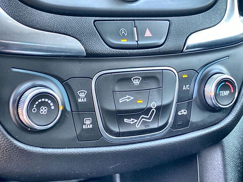 Used 2022 Chevrolet Equinox LTImage 34