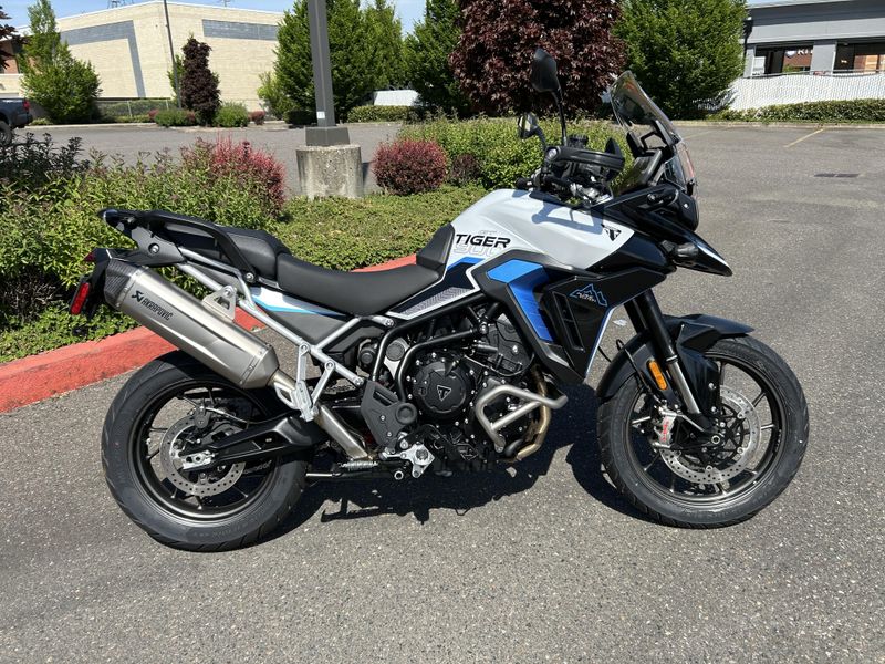 New 2026 Triumph TIGER 900 GT PRO ALPINE EDITION 