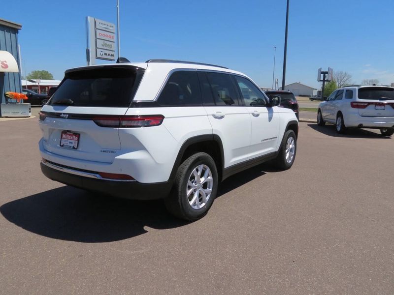 Used 2022 Jeep Grand Cherokee Limited 4x4 4dr SUV (midyear release)Image 4