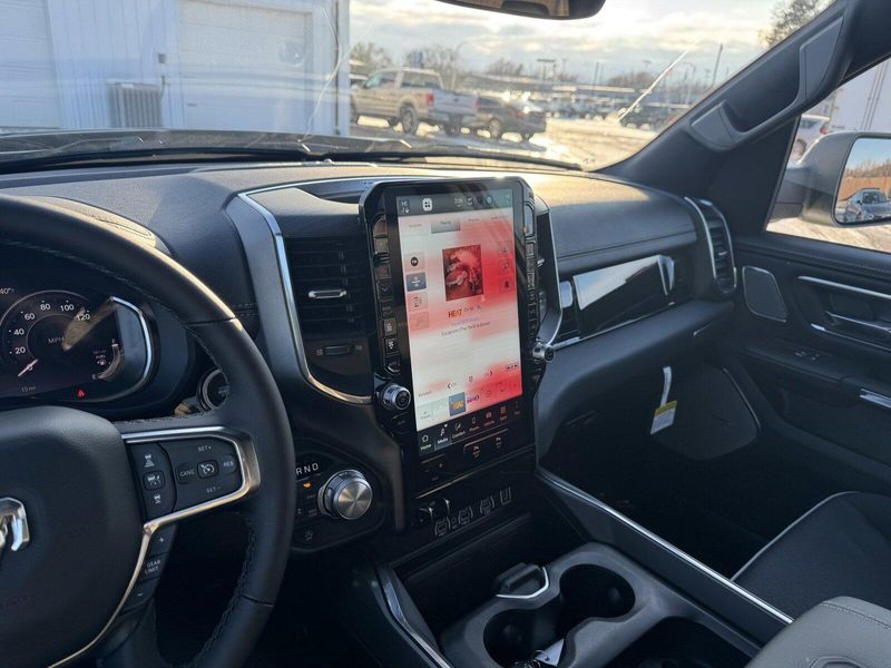 2025 RAM 1500 LaramieImage 22